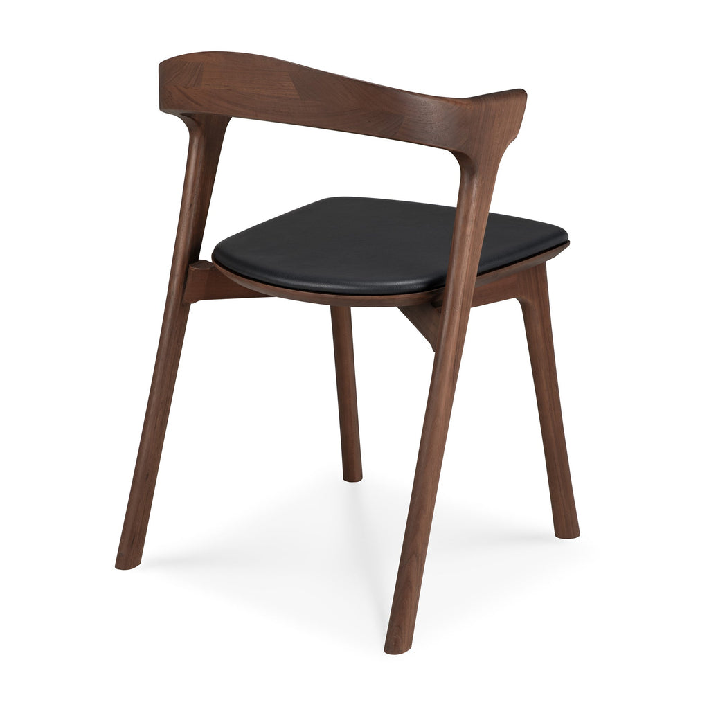 Chaise de salle à manger sculpturale en teck et cuir avec silhouette inspirée de la corne pour les salles à manger