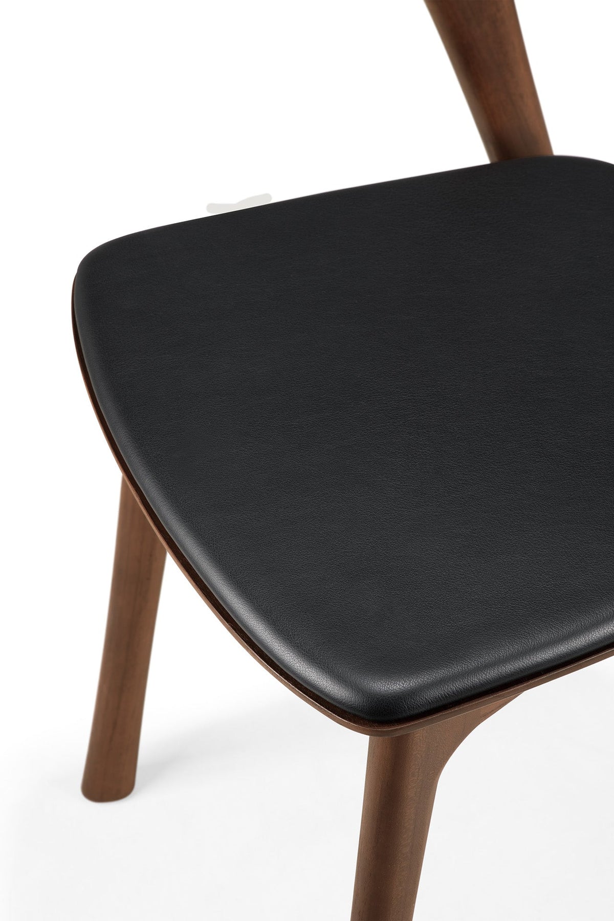 Chaise de salle à manger sculpturale en teck et cuir avec silhouette inspirée de la corne pour les salles à manger