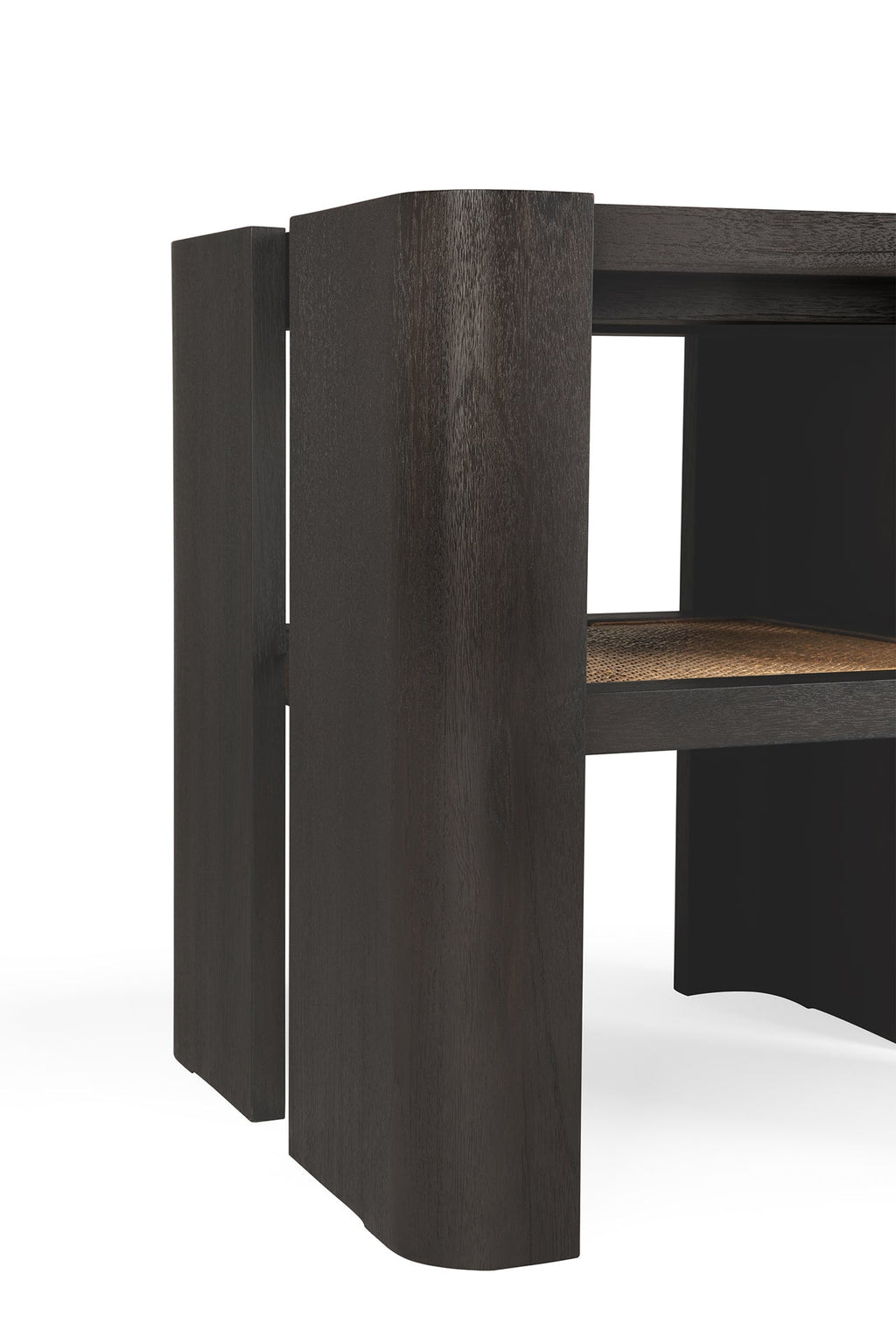 Table d'appoint en teck massif aux proportions généreuses pour les salons