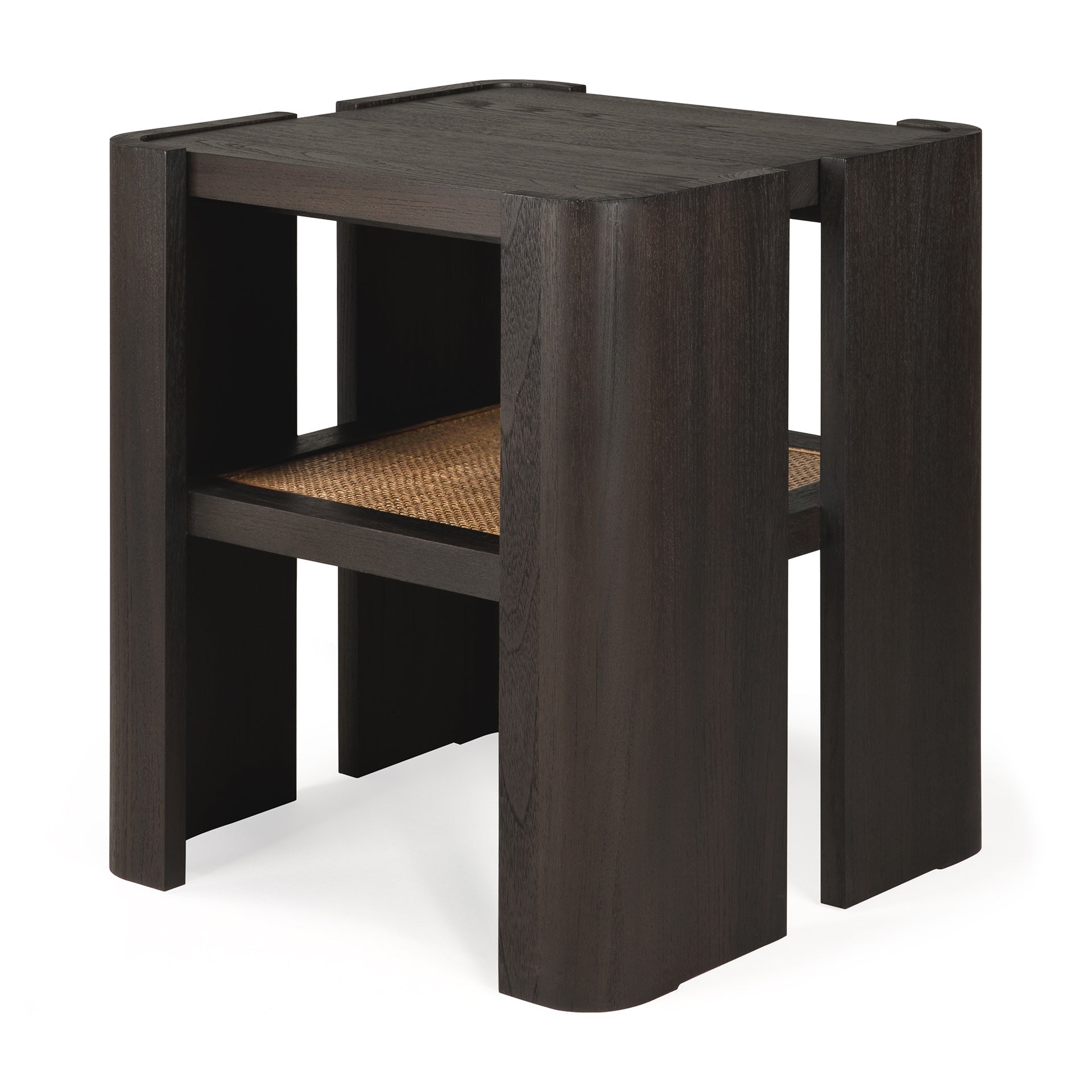 Table d'appoint en teck massif aux proportions généreuses pour les salons