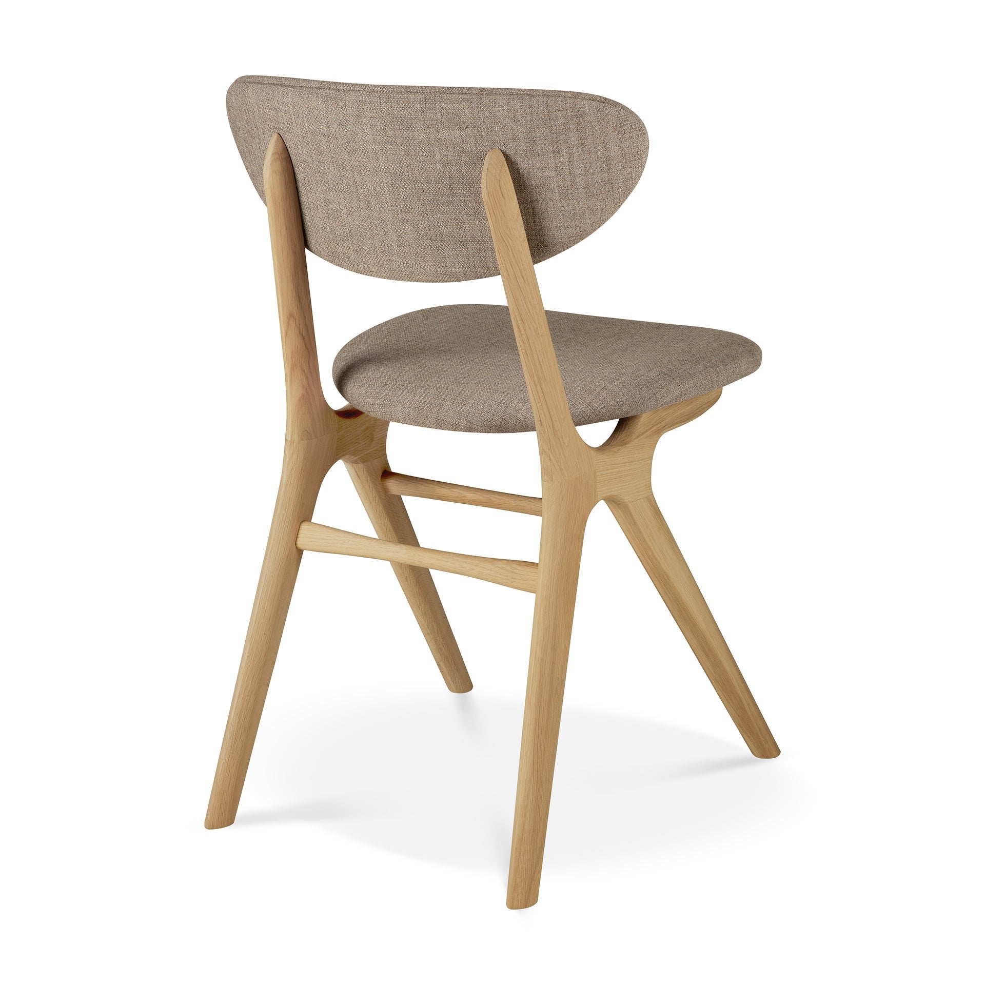 Chaise de salle à manger contemporaine en chêne et tissu avec pieds angulaires et dossier incurvé pour salles à manger