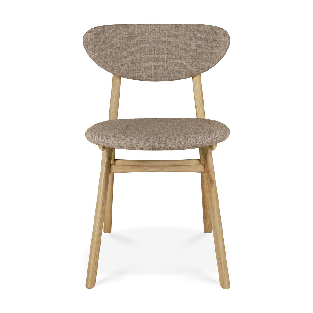 Chaise de salle à manger contemporaine en chêne et tissu avec pieds angulaires et dossier incurvé pour salles à manger