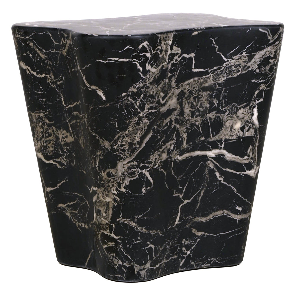 Table d'appoint en marbre noir brut avec silhouette angulaire sculptée à la main pour salons