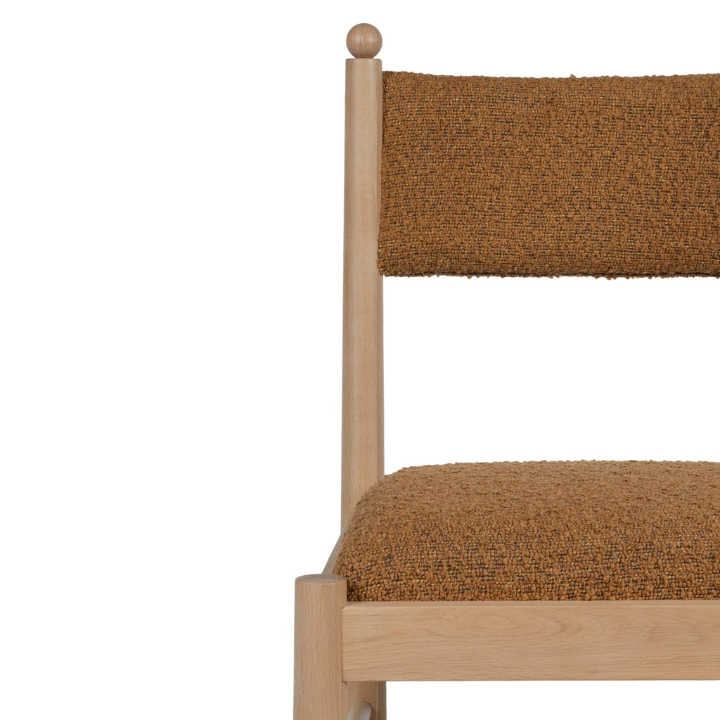 Chaise de salle à manger contemporaine en chêne et bouclette avec palette sculpturale effet marbre pour salles à manger