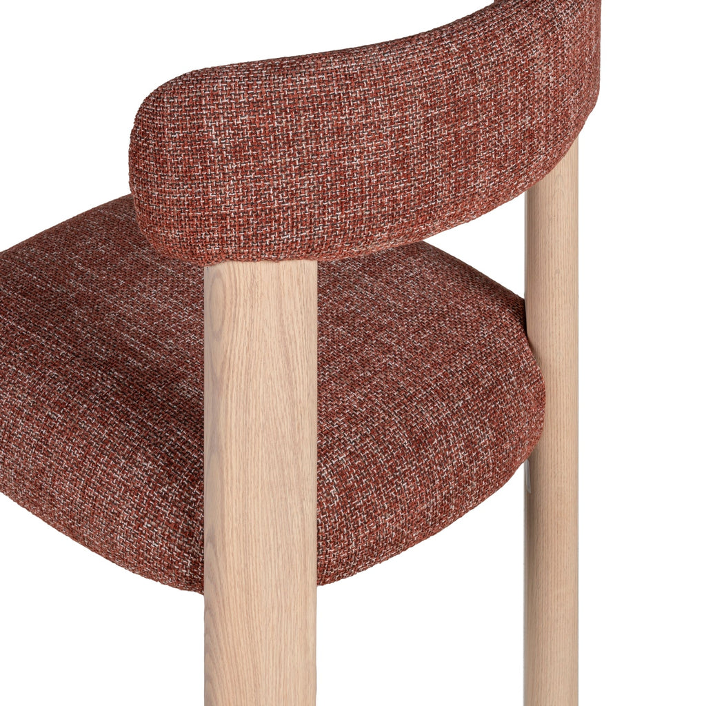 Chaise de salle à manger en bois rembourrée et décontractée avec assise légèrement incurvée pour les salles à manger de tous les jours