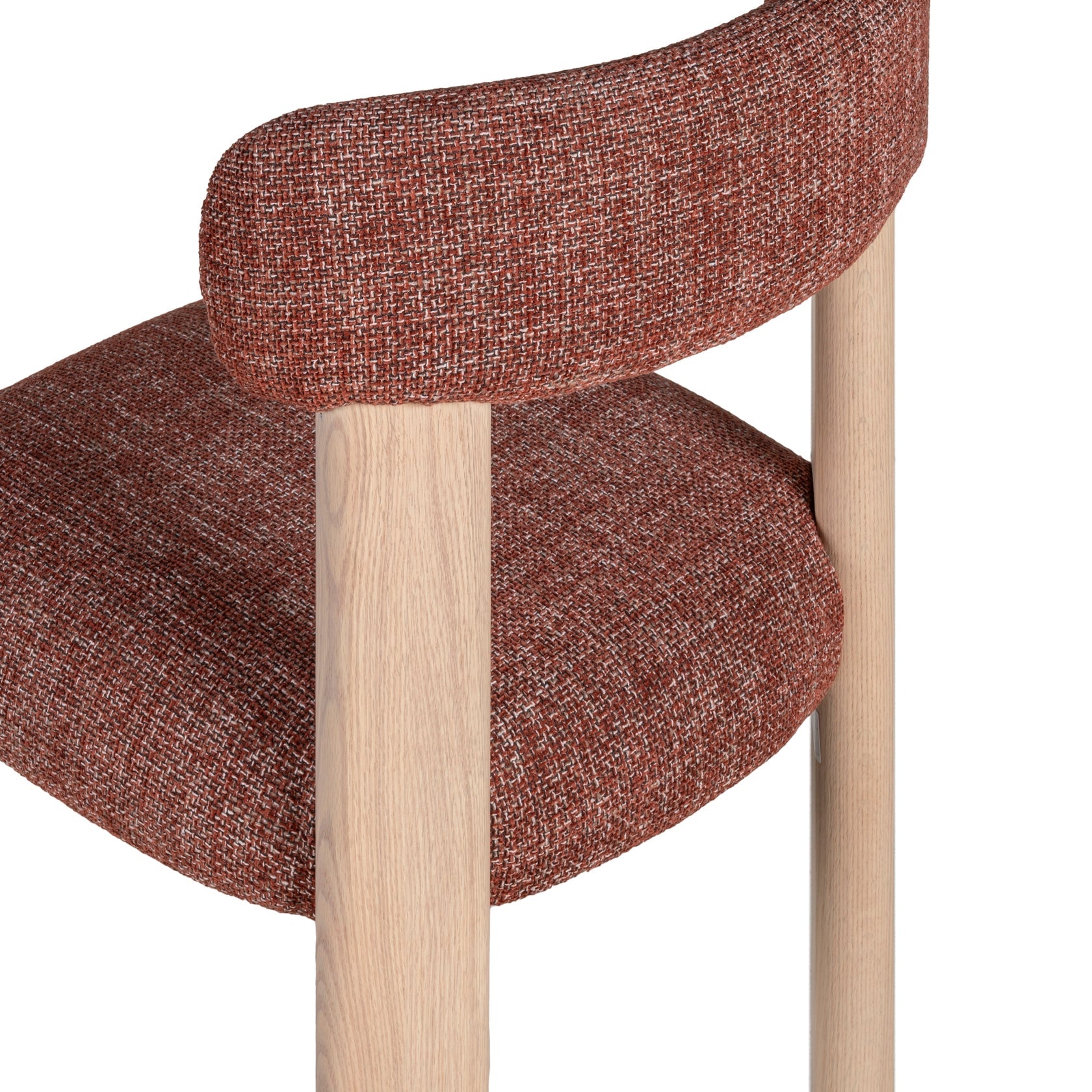 Chaise de salle à manger en bois rembourrée et décontractée avec assise légèrement incurvée pour les salles à manger de tous les jours