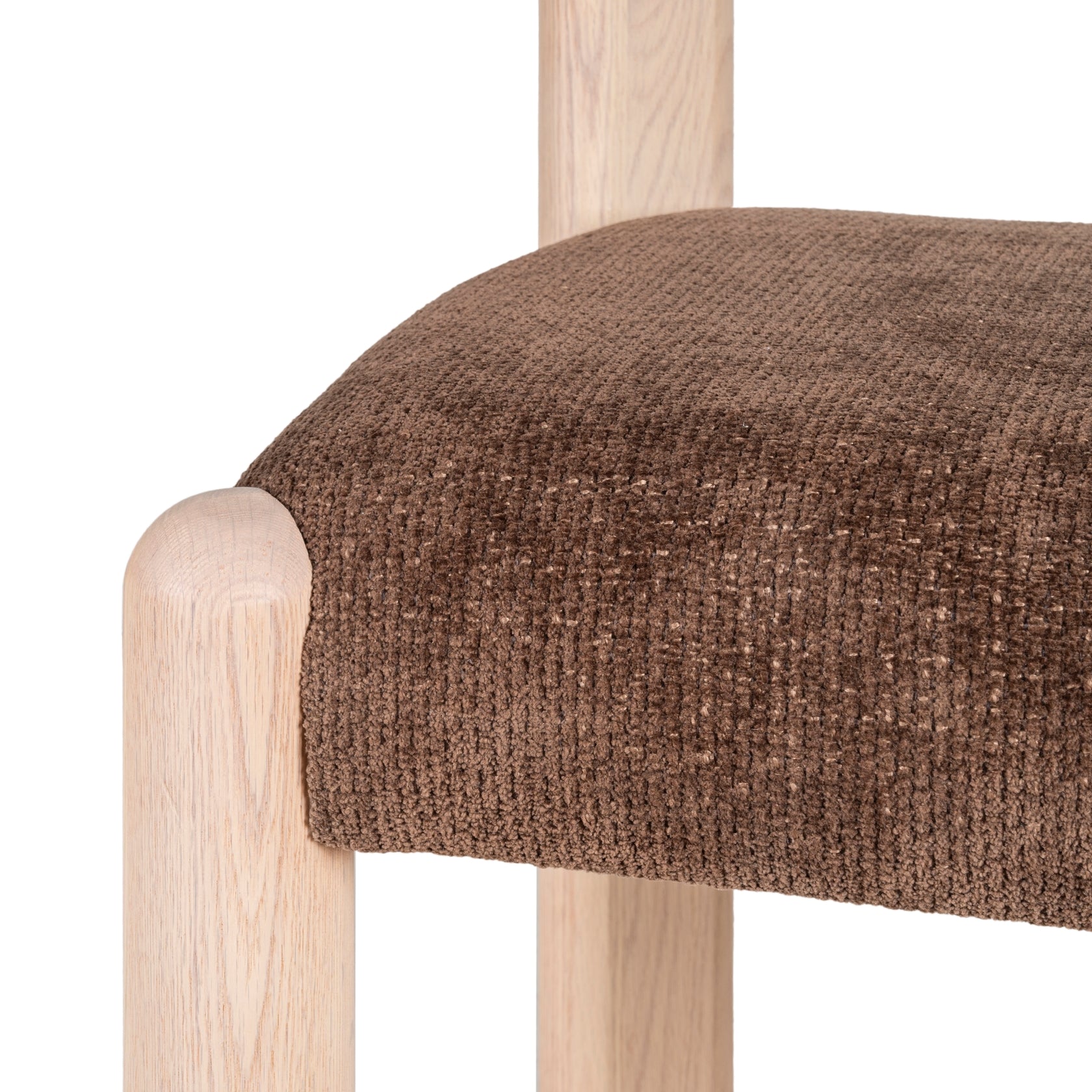 Chaise de salle à manger en bois rembourrée et décontractée avec assise légèrement incurvée pour les salles à manger de tous les jours