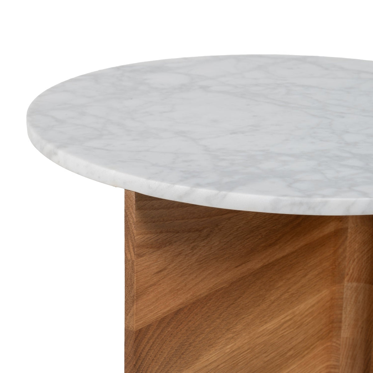 Table d'appoint contemporaine en marbre et bois à piètement en T, avec panneau fuselé pour les salons et les chambres