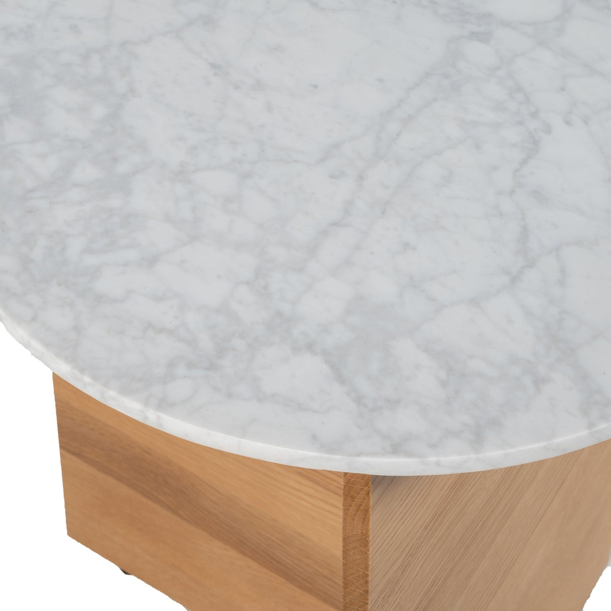 Table d'appoint contemporaine en marbre et bois à piètement en T, avec panneau fuselé pour les salons et les chambres