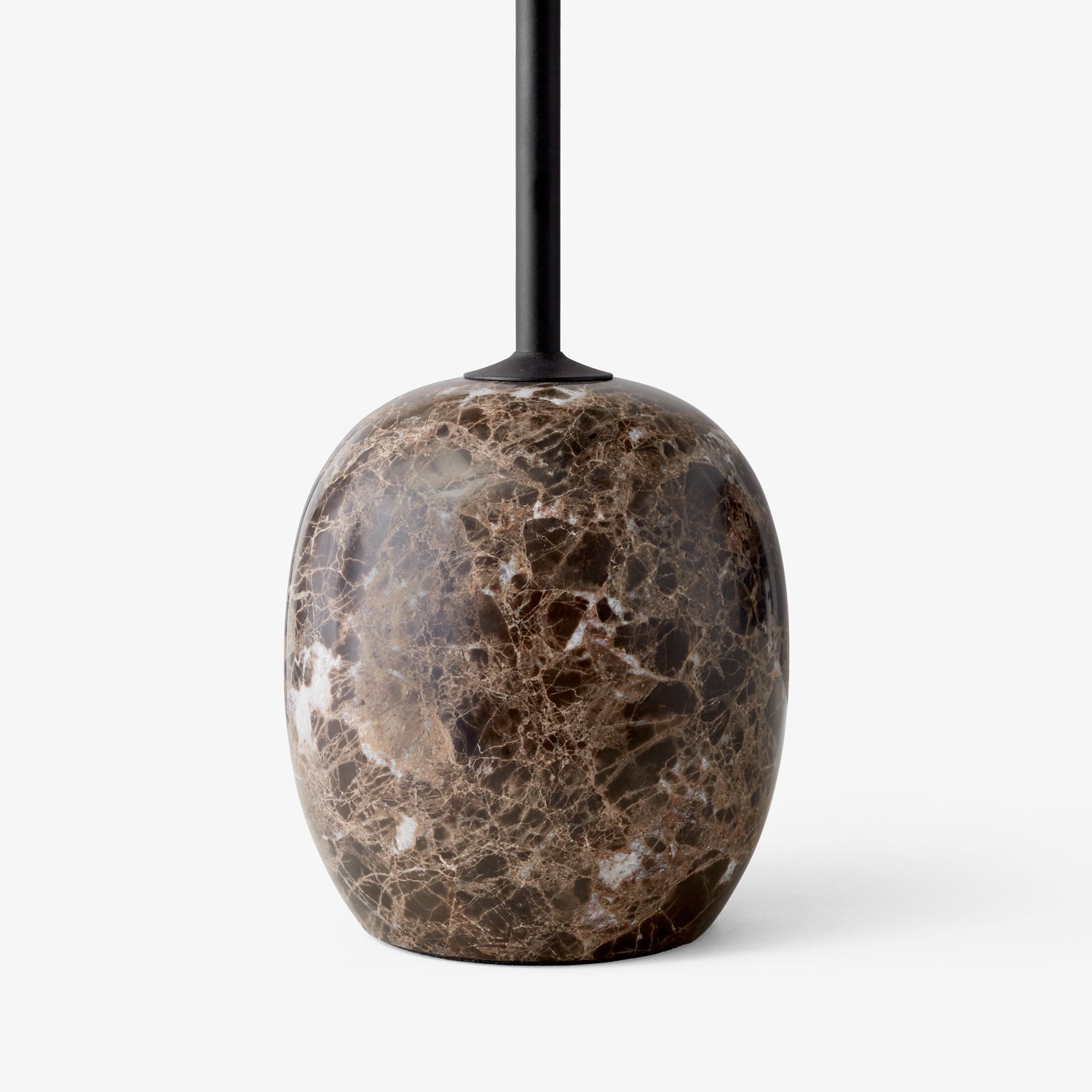 Table d'appoint minimaliste en marbre et acier avec silhouette sculpturale ovale pour salons