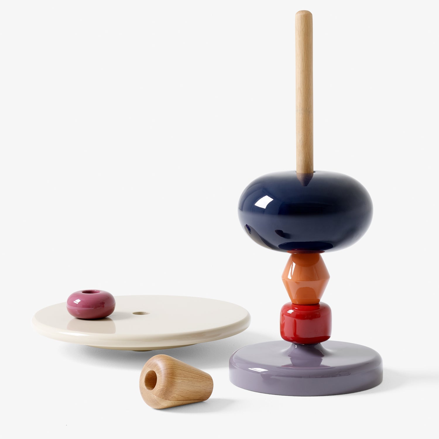 Table d'appoint nordique modulaire en bois avec hauteur et forme personnalisables pour les salons