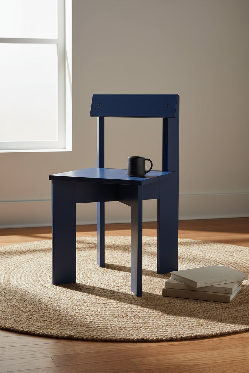 Chaise de salle à manger minimaliste en bois massif certifié FSC avec construction à lattes plates